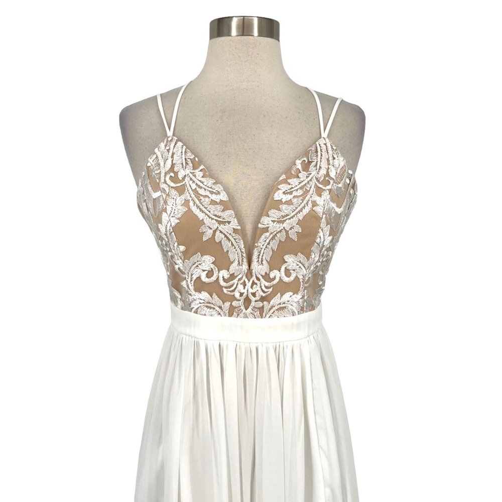 Privy Embroidered Plunging Neckline Chiffon Prom Gown Off White Size Small NWT